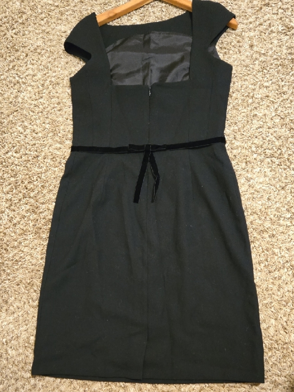 Pianoforte Di Maxmara Classic Black Cap-Sleeve Sheath Dress - Picture 4 of 7